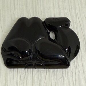 Black Carved Stone onyx black agate vintage high end brooch pin Camel Saks fifth